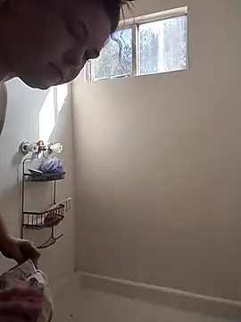 Snapshot of LacyLaurent chatting on 9, 11, 2025 LacyLaurent online show from 9, 11, 2025