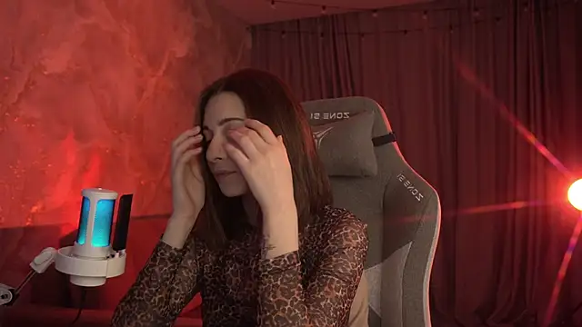 Snapshot of LumeNova chatting on 6, 3, 2026 LumeNova online show from 6, 3, 2026