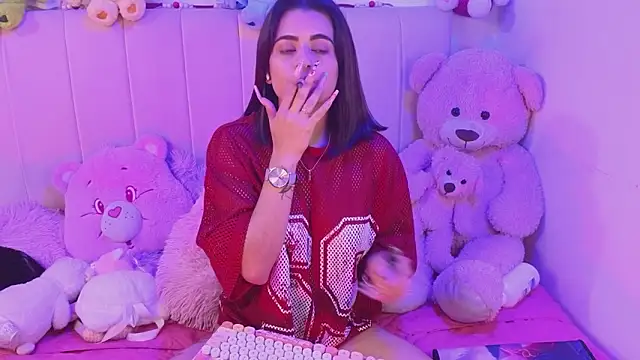 Snapshot of bella_thixx chatting on 13, 3, 2026 bella thixx online show from 13, 3, 2026