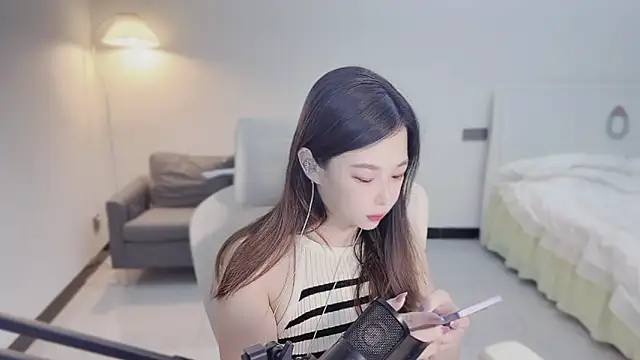 Maymay  online show from 25, 10, 2025