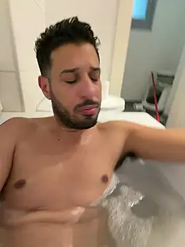 husbandandwifetobe online show from 4, 3, 2026