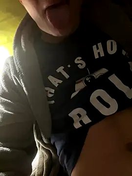 Snapshot of ziolsonek chatting on 19, 11, 2025 ziolsonek online show from 19, 11, 2025