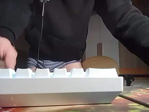 Snapshot of ziolsonek chatting on 13, 12, 2025 ziolsonek online show from 13, 12, 2025