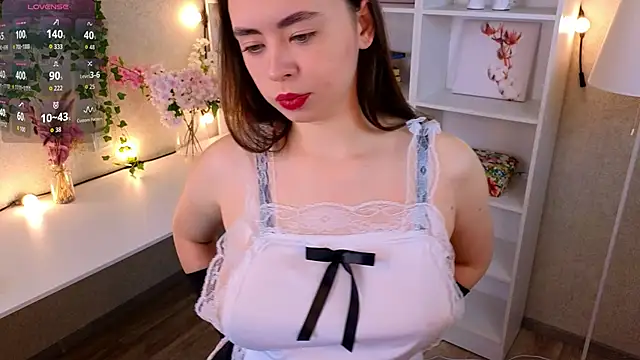 Snapshot of TraciMyntti chatting on 3, 10, 2025 TraciMyntti online show from 3, 10, 2025