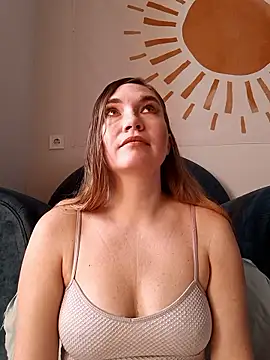 Snapshot of KisaVixen chatting on 13, 1, 2026 KisaVixen online show from 13, 1, 2026