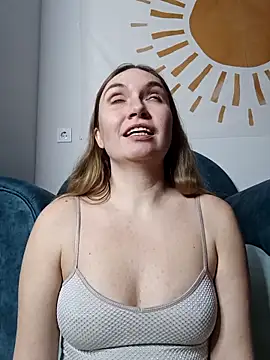 Snapshot of KisaVixen chatting on 5, 2, 2026 KisaVixen online show from 5, 2, 2026