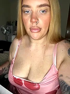 Snapshot of MysteriousMylaX chatting on 22, 10, 2025 MysteriousMylaX online show from 22, 10, 2025