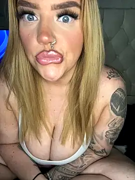 Snapshot of MysteriousMylaX chatting on 29, 11, 2025 MysteriousMylaX online show from 29, 11, 2025