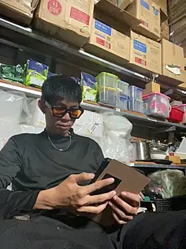 Snapshot of linh21107 chatting on 5, 11, 2025 linh21107 online show from 5, 11, 2025