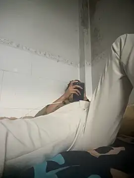 Snapshot of linh21107 chatting on 25, 11, 2025 linh21107 online show from 25, 11, 2025