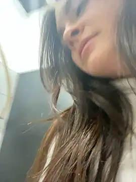 Snapshot of Danielaeliana chatting on 20, 11, 2025 Danielaeliana online show from 20, 11, 2025