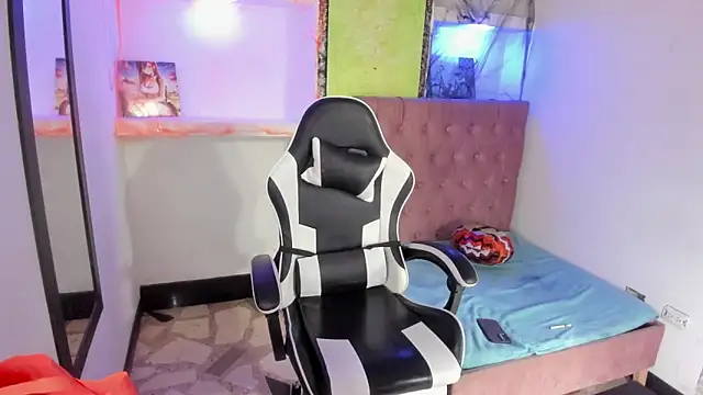 alison moon7 online show from 25, 10, 2025