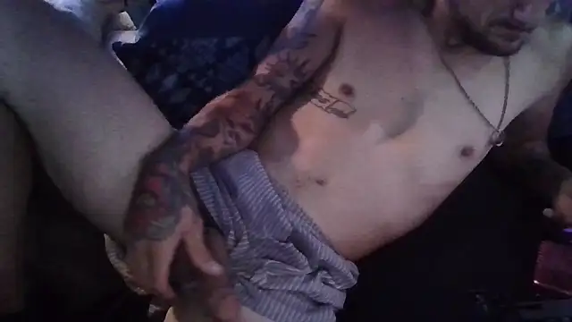 Snapshot of longdme33 chatting on 6, 10, 2025 longdme33 online show from 6, 10, 2025