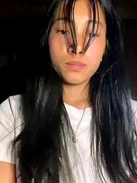 EmLy02 online show from 31, 10, 2025