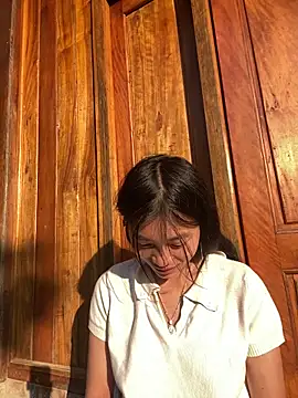 EmLy02 online show from 27, 11, 2025