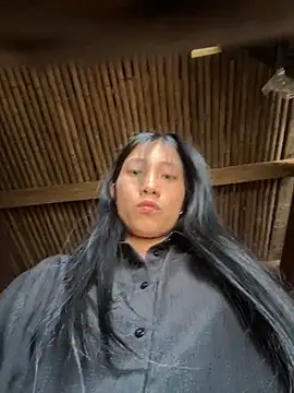 EmLy02 online show from 11, 4, 2026