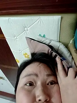 Snapshot of lingling5200 chatting on 2, 12, 2025 lingling5200 online show from 2, 12, 2025