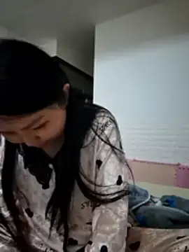 Snapshot of lingling5200 chatting on 21, 4, 2026 lingling5200 online show from 21, 4, 2026