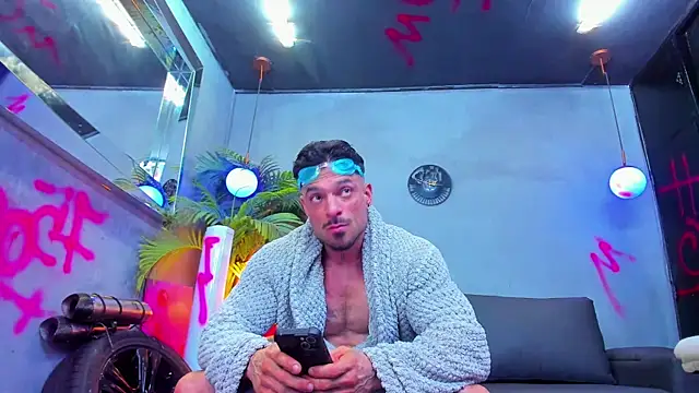 Snapshot of dennis_cox1 chatting on 11, 9, 2025 dennis cox1 online show from 11, 9, 2025