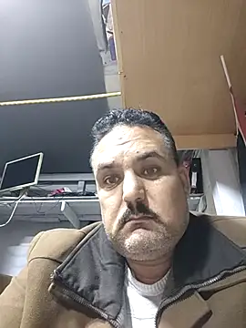 Snapshot of mM0140 chatting on 15, 12, 2025 mM0140 online show from 15, 12, 2025