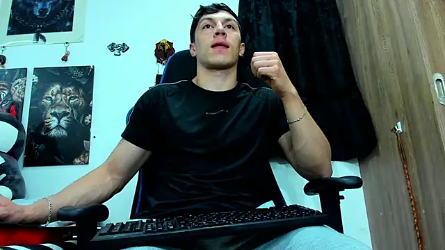 Snapshot of javiersexymann chatting on 2, 3, 2025 javiersexymann online show from 2, 3, 2025