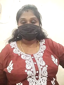 Snapshot of chaitara-reddy chatting on 5, 11, 2025 chaitara-reddy online show from 5, 11, 2025