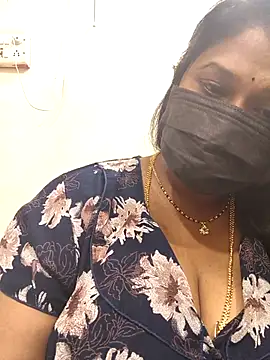 Snapshot of chaitara-reddy chatting on 23, 4, 2026 chaitara-reddy online show from 23, 4, 2026