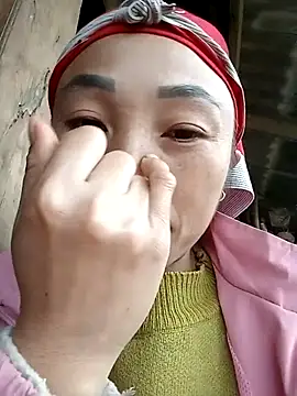 Snapshot of lucybaby00 chatting on 18, 11, 2025 lucybaby00 online show from 18, 11, 2025