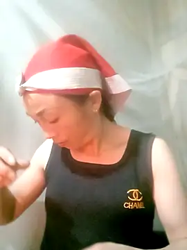 Snapshot of lucybaby00 chatting on 1, 12, 2025 lucybaby00 online show from 1, 12, 2025