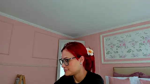 Snapshot of mae_lyra chatting on 28, 4, 2026 mae lyra online show from 28, 4, 2026