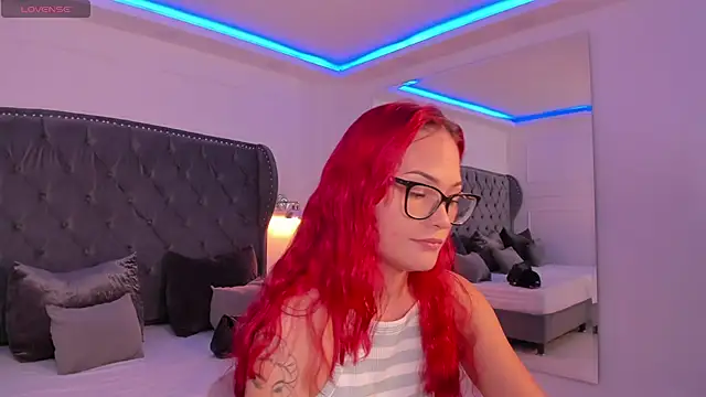 Snapshot of mae_lyra chatting on 17, 7, 2026 mae lyra online show from 17, 7, 2026