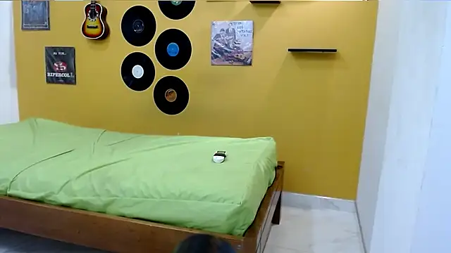 skinnyverus18 online show from 21, 2, 2026