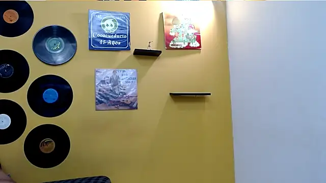 skinnyverus18 online show from 13, 4, 2026