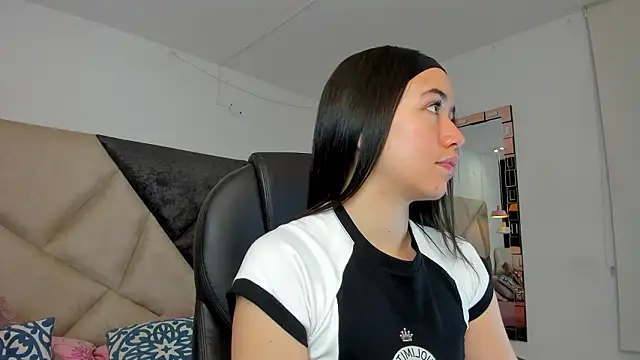 SaraWagner  online show from 2, 3, 2026