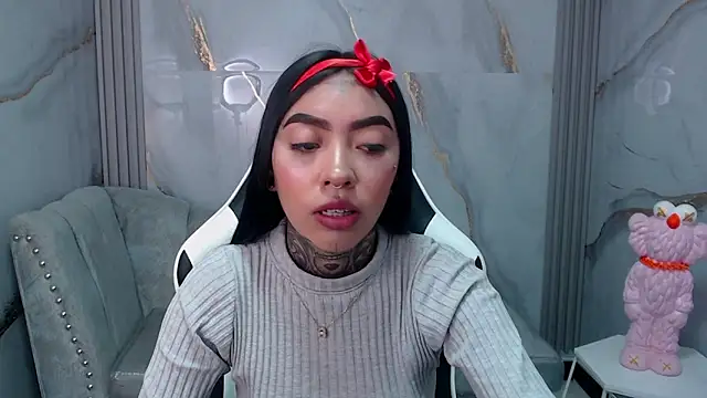 Ashley Blum v online show from 11, 9, 2025