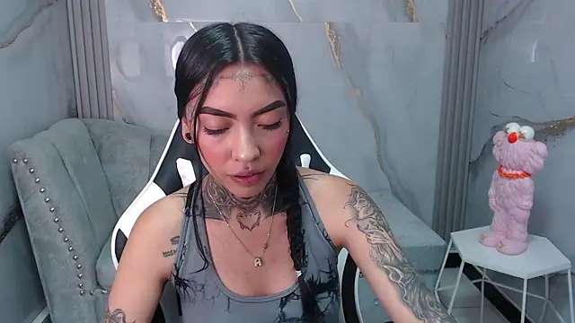 Ashley Blum v online show from 15, 9, 2025