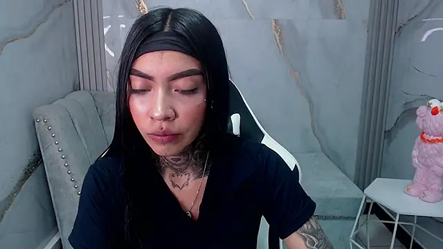 Ashley Blum v online show from 19, 9, 2025