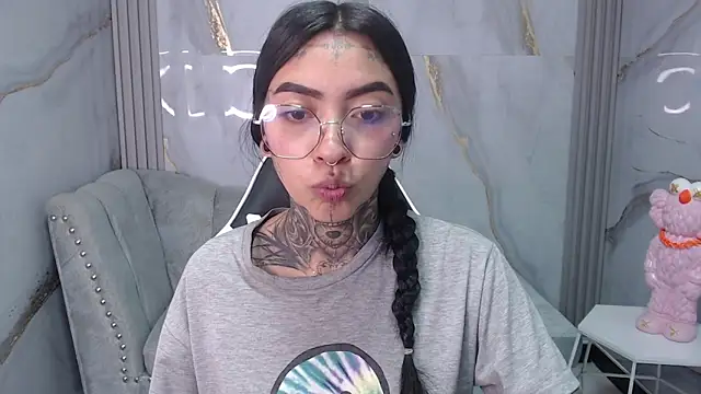 Ashley Blum v online show from 24, 9, 2025