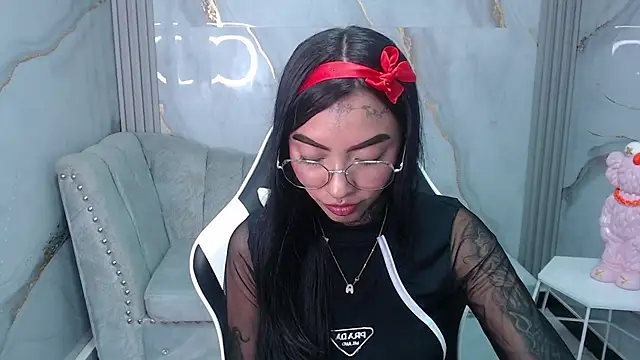 Ashley Blum v online show from 25, 9, 2025