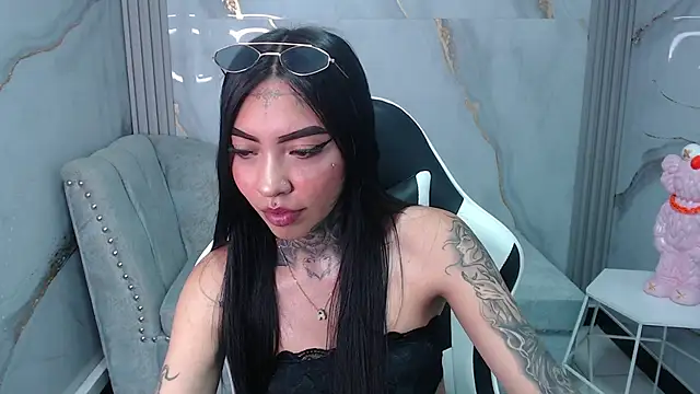 Ashley Blum v online show from 29, 9, 2025