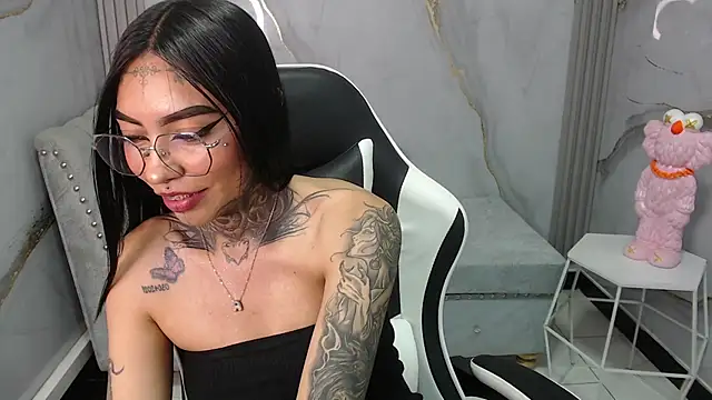 Ashley Blum v online show from 1, 10, 2025