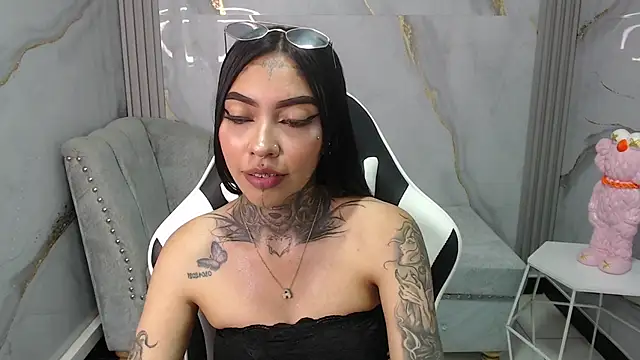 Ashley Blum v online show from 2, 10, 2025