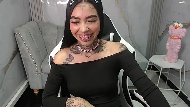 Ashley Blum v online show from 3, 10, 2025