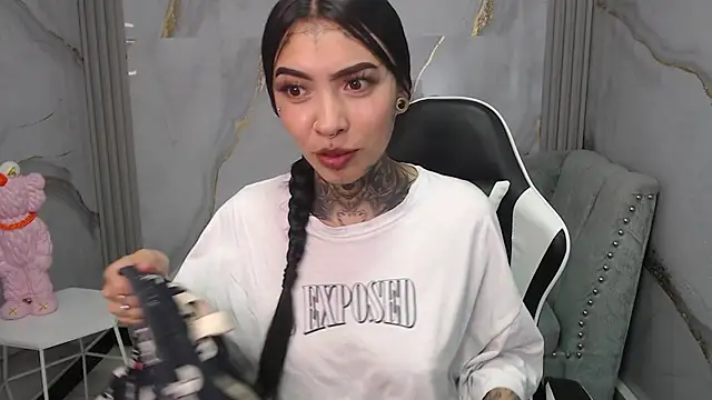 Ashley Blum v online show from 7, 11, 2025