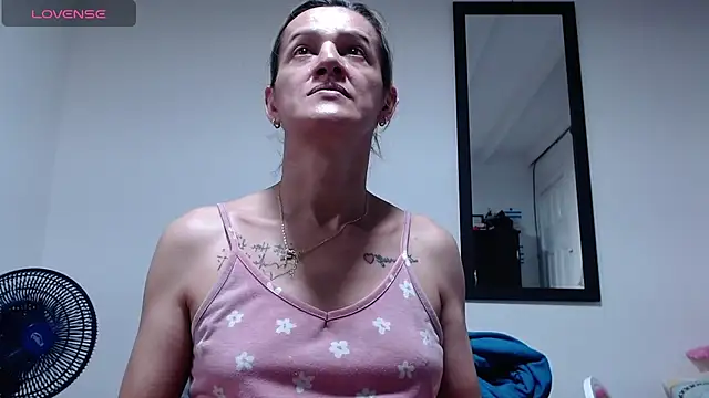 Snapshot of AllysonStonne chatting on 22, 10, 2025 AllysonStonne online show from 22, 10, 2025