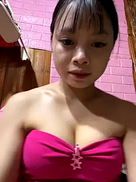 Snapshot of LunaBerry18 chatting on 19, 9, 2025 LunaBerry18 online show from 19, 9, 2025