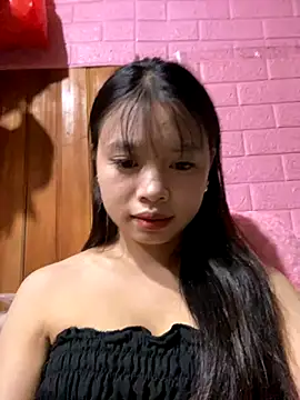 Snapshot of LunaBerry18 chatting on 2, 10, 2025 LunaBerry18 online show from 2, 10, 2025