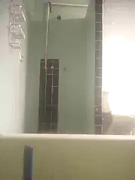 Snapshot of ReyesSau chatting on 28, 9, 2025 ReyesSau online show from 28, 9, 2025