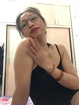 Vitamin sexy online show from 3, 10, 2025