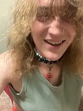 Snapshot of BlondeyMiyMiy chatting on 5, 3, 2026 BlondeyMiyMiy online show from 5, 3, 2026